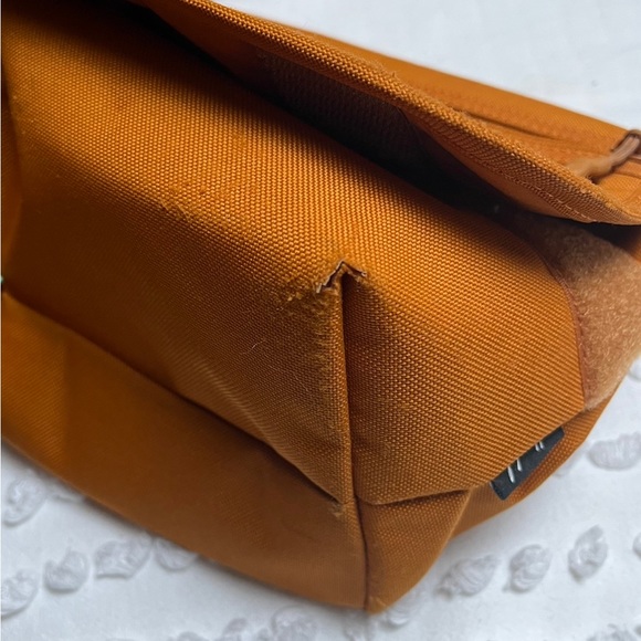Herschel Grade Mini Messenger Bag - Picture 6 of 6